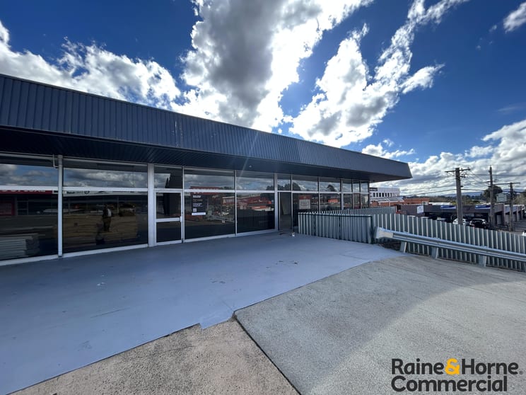 Click to view all images 2&3/72-74 Gladstone Street Fyshwick ACT 2609 - Image 1