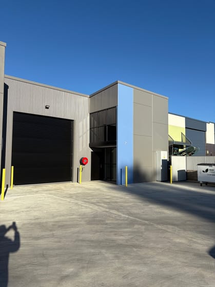 Click to view all images 3/1 Southern Cross Drive Armidale NSW 2350 - Image 2