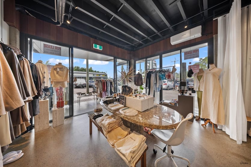 Click to view all images 3B/27-31 Currumbin Creek Road Currumbin Waters QLD 4223 - Image 3