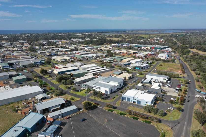 Click to view all images 1/13 Ponsford Chase Busselton WA 6280 - Image 2