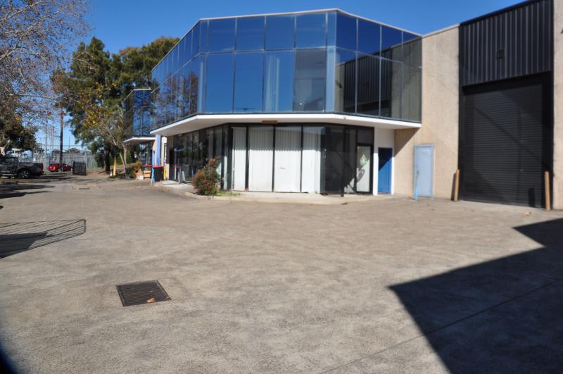 Click to view all images Unit 2/61 Norman Street Peakhurst NSW 2210 - Image 1