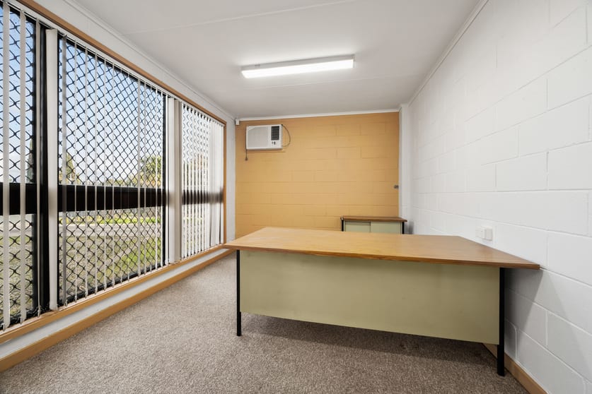 Click to view all images 108 Boronia Street North Albury NSW 2640 - Image 3