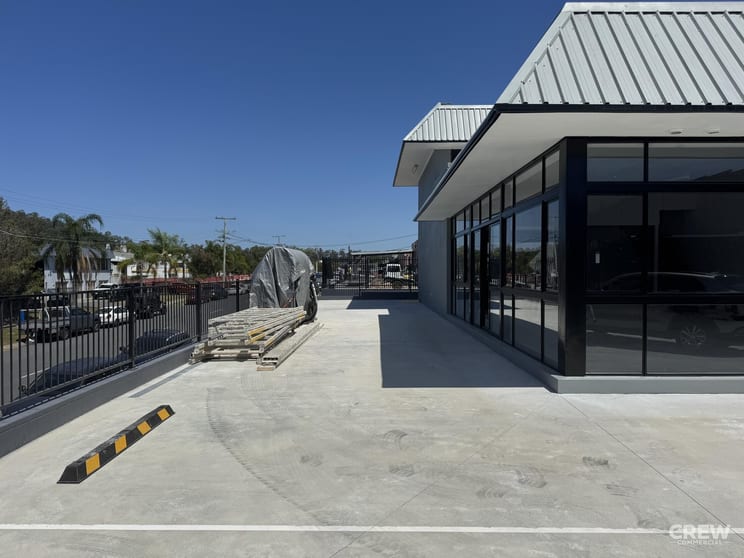 Click to view all images 1/3 Hampton Road Burleigh Heads QLD 4220 - Image 2
