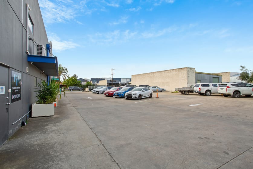 Click to view all images 2/32-34 Wodonga Street Beverley SA 5009 - Image 3