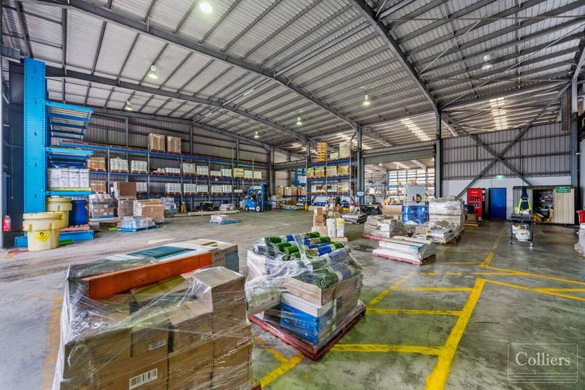 Click to view all images 696 Ingham Road Mount Louisa QLD 4814 - Image 3