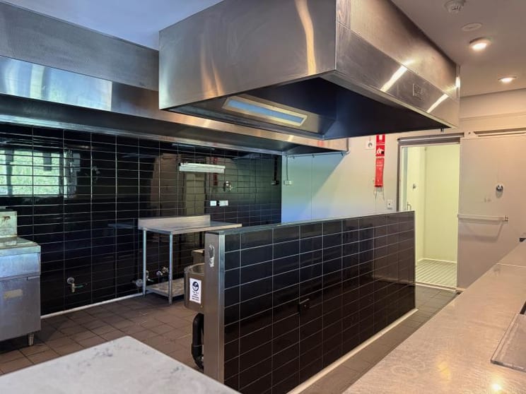 Click to view all images Level 1 Unit 72/30 Lonsdale Street Braddon ACT 2612 - Image 3