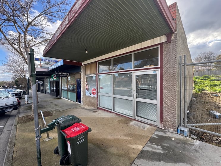 Click to view all images 25 Trawool Street Box Hill North VIC 3129 - Image 2