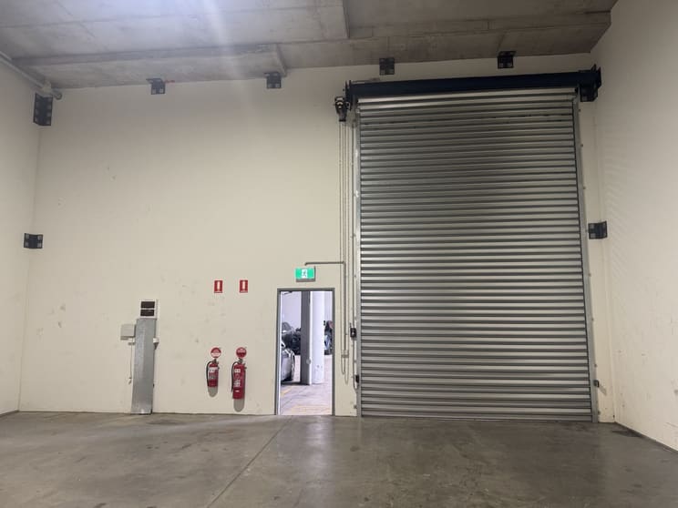 Click to view all images 11 Jullian Close Banksmeadow NSW 2019 - Image 2