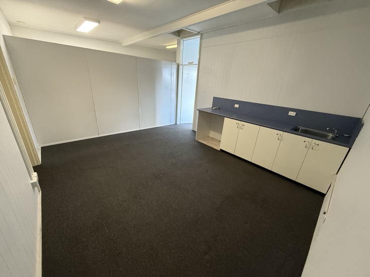 Click to view all images 7/3 Pirie Street Fyshwick ACT 2609 - Image 3