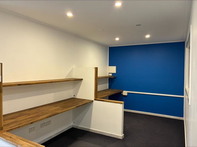 Click to view all images Unit 10/8 Teamster Close Tuggerah NSW 2259 - Image 2