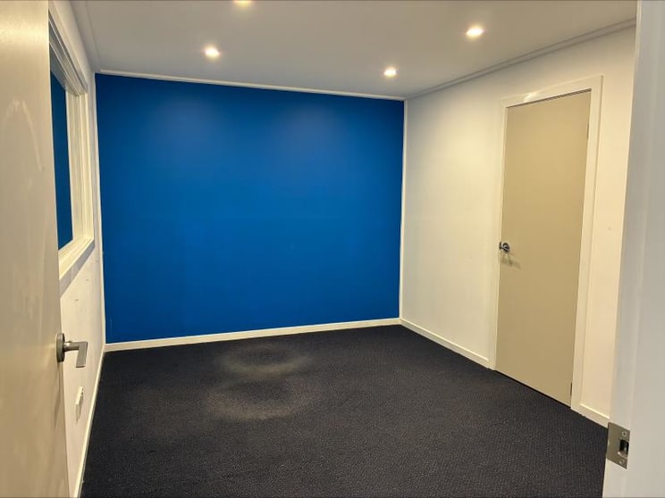 Click to view all images Unit 10/8 Teamster Close Tuggerah NSW 2259 - Image 3