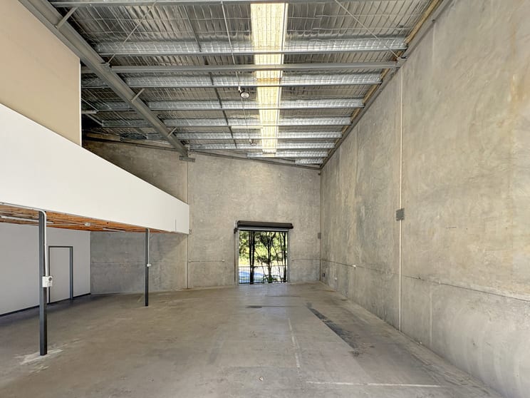 Click to view all images 9/6-8 Geo Hawkins Crescent Corbould Park QLD 4551 - Image 3