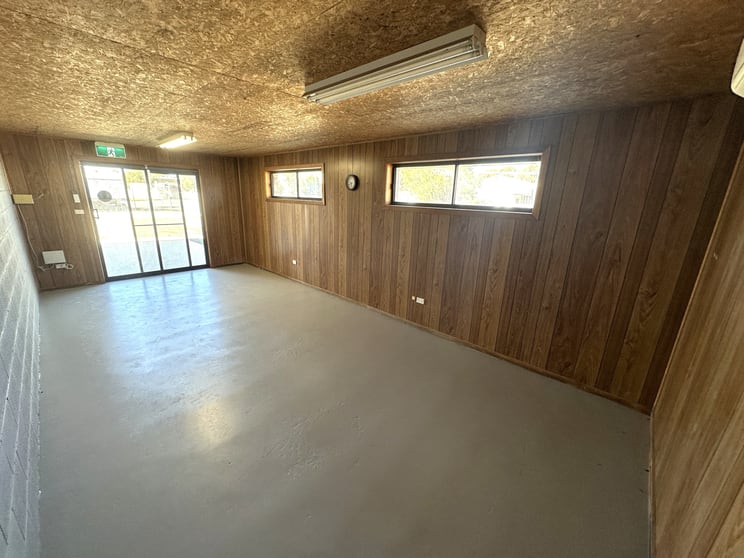 Click to view all images 10 Quin Drive Swan Hill VIC 3585 - Image 3