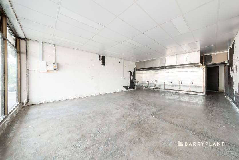 Click to view all images 110 Snell Grove Oak Park VIC 3046 - Image 2