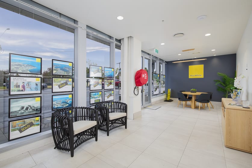 Click to view all images 5/6 King Street Warners Bay NSW 2282 - Image 2