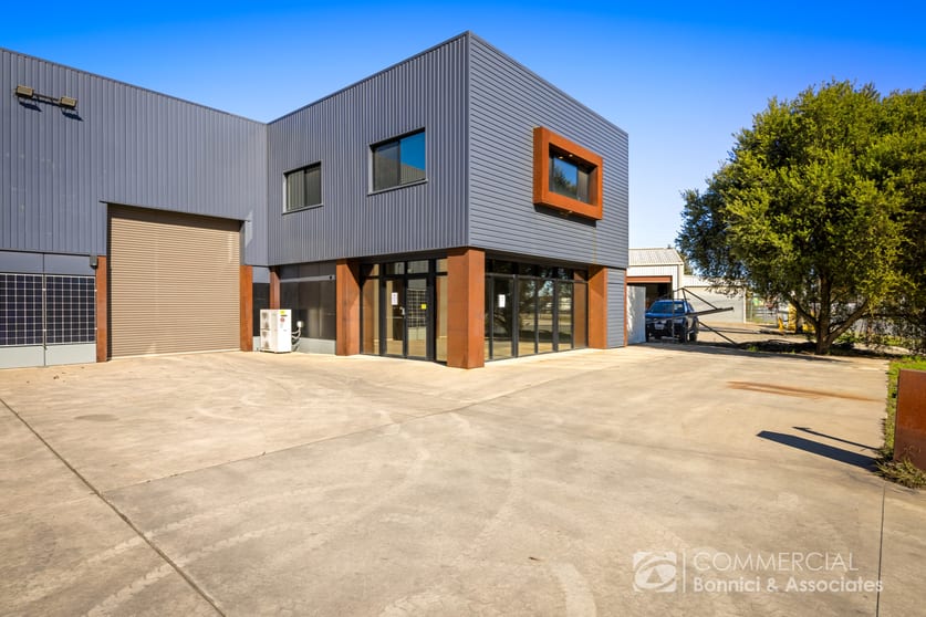 Click to view all images 1/4 Kane Road Wodonga VIC 3690 - Image 1