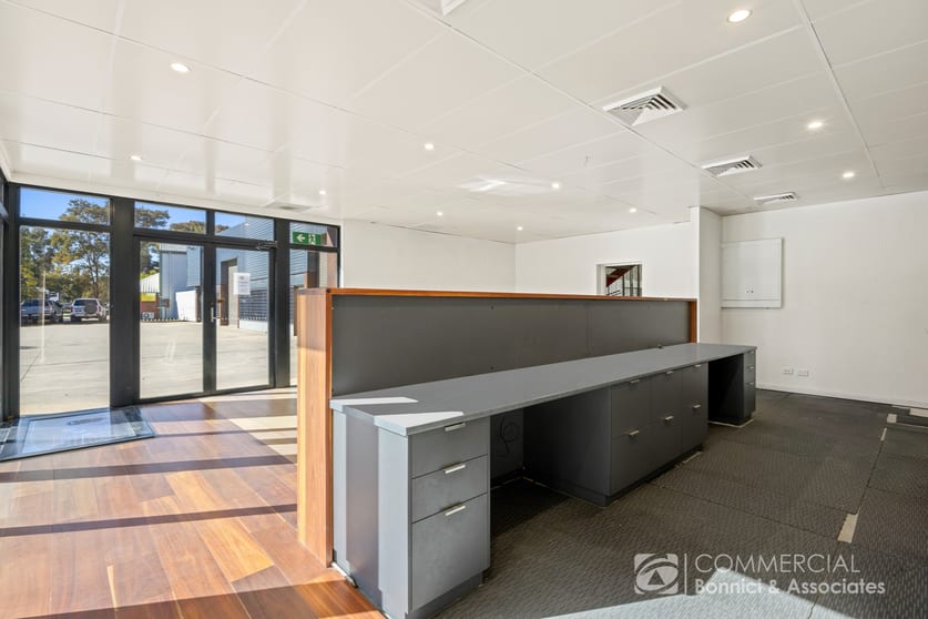 Click to view all images 1/4 Kane Road Wodonga VIC 3690 - Image 3