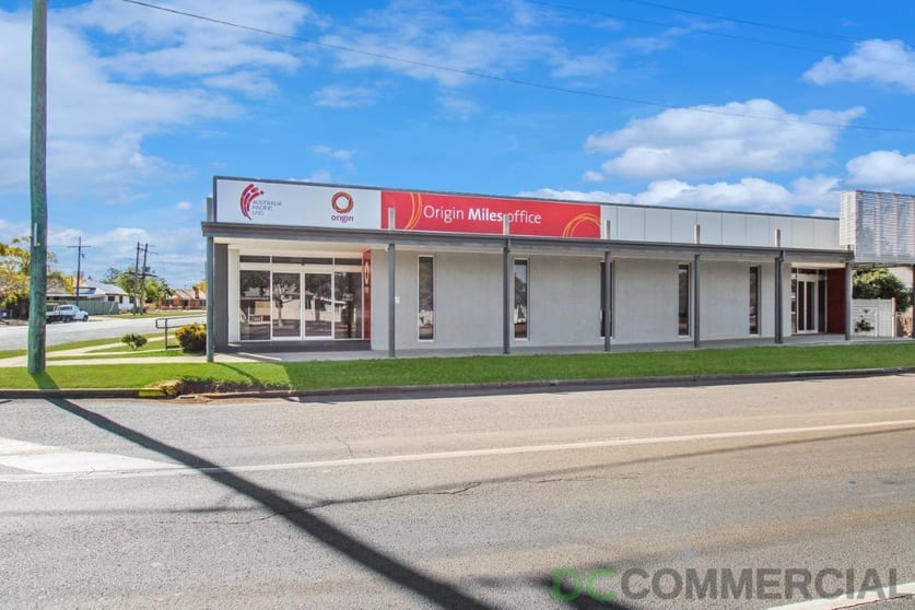 Click to view all images 2/105 Murilla Street Miles QLD 4415 - Image 3