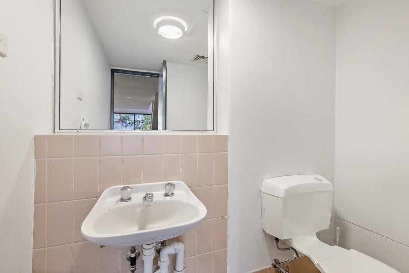6/211 Ben Boyd Road Neutral Bay NSW 2089 - Image 3