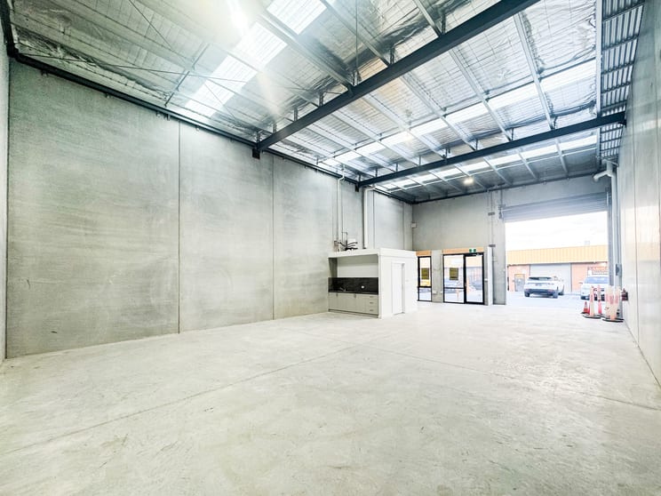 Click to view all images 5/6-8 Bramley Street Dandenong VIC 3175 - Image 3