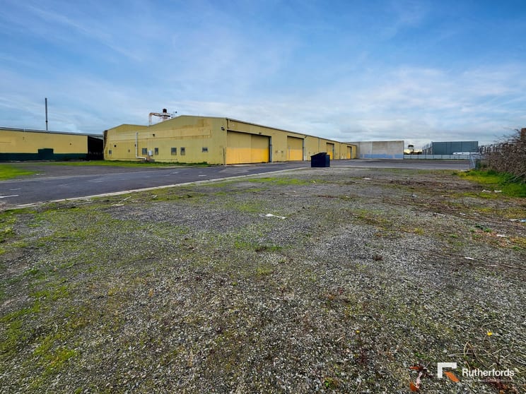 Click to view all images 50-60 Emu Road Maidstone VIC 3012 - Image 2