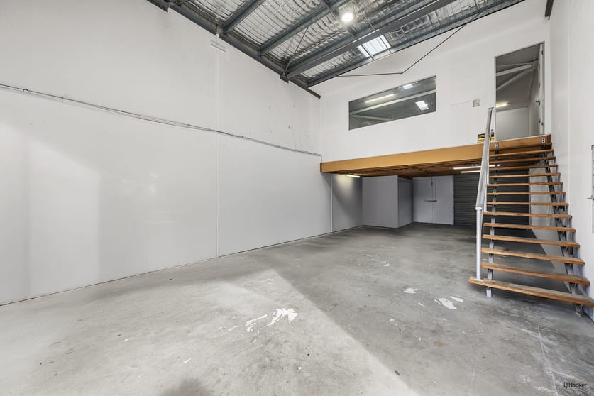 Click to view all images 8/27-29 Dover Drive Burleigh Heads QLD 4220 - Image 3