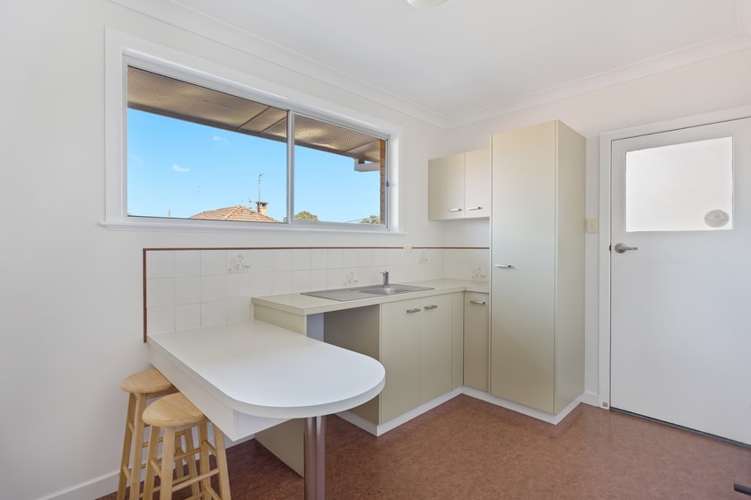 Click to view all images Suite 1/78 Margaret Street East Toowoomba QLD 4350 - Image 3