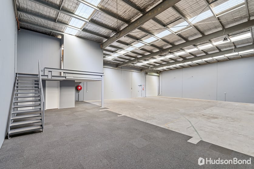 Click to view all images 4/13 Gatwick Road Bayswater North VIC 3153 - Image 2