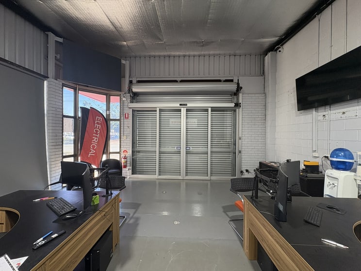 Click to view all images 1/12 Dixon Street Strathpine QLD 4500 - Image 3