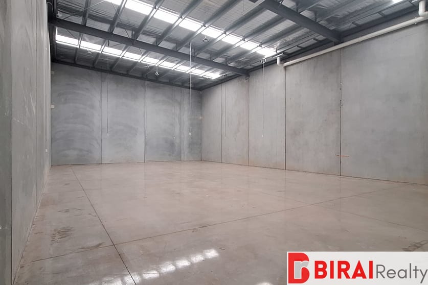 Click to view all images U-10/3-5 Leader Street Truganina VIC 3029 - Image 2