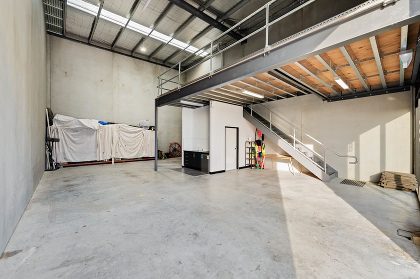Click to view all images 8/19 Export Drive Brooklyn VIC 3012 - Image 3