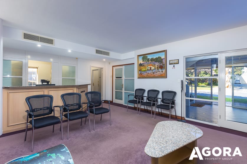 Click to view all images 2/208 Hampden Road Nedlands WA 6009 - Image 2