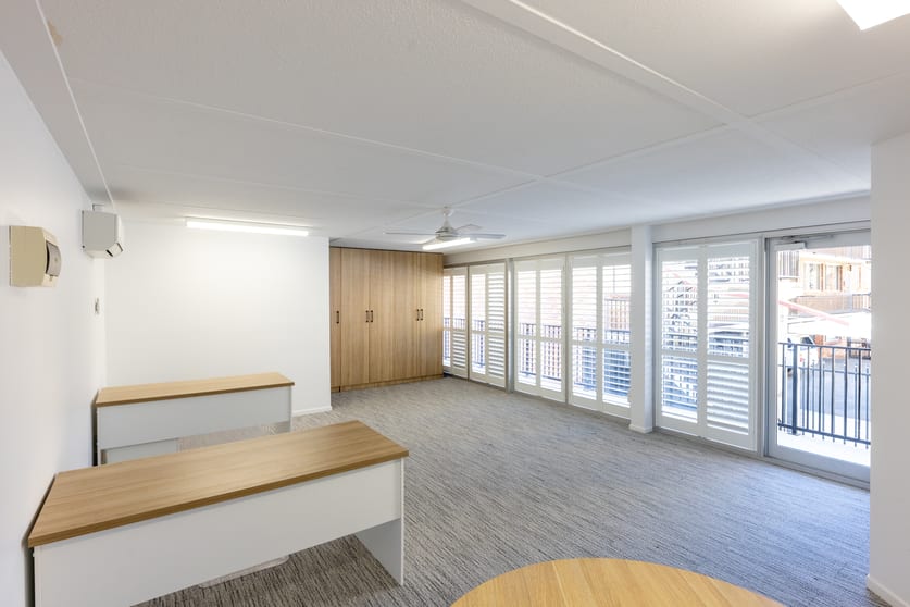Click to view all images 3/5 Park Avenue Burleigh Heads QLD 4220 - Image 1