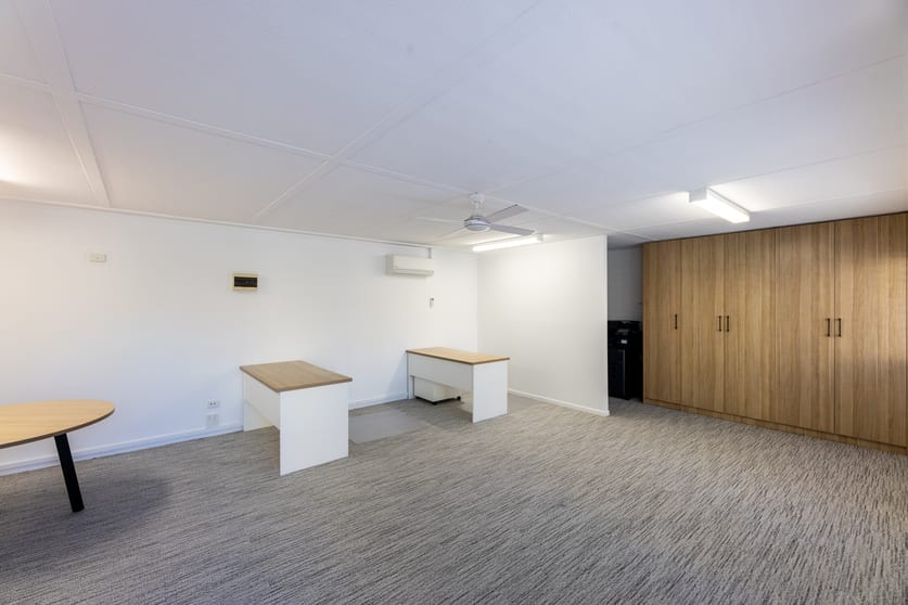 Click to view all images 3/5 Park Avenue Burleigh Heads QLD 4220 - Image 2