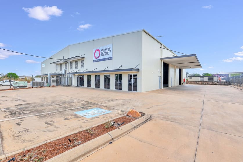 Click to view all images 2/57 Raphael Road Winnellie NT 0820 - Image 1