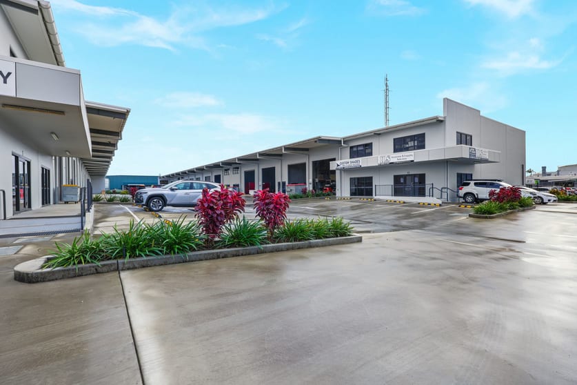 Click to view all images 20-24 Comport Street Portsmith QLD 4870 - Image 2