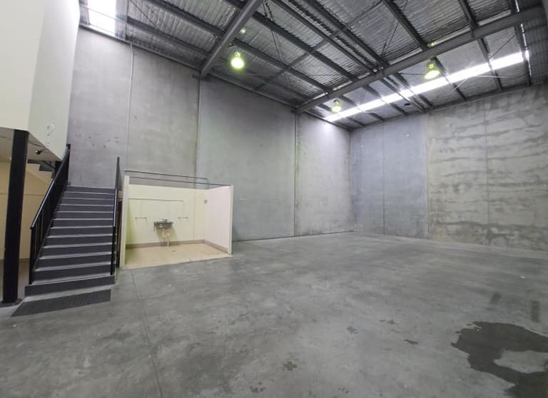 Click to view all images Unit 7/7 Teamster Close Tuggerah NSW 2259 - Image 3