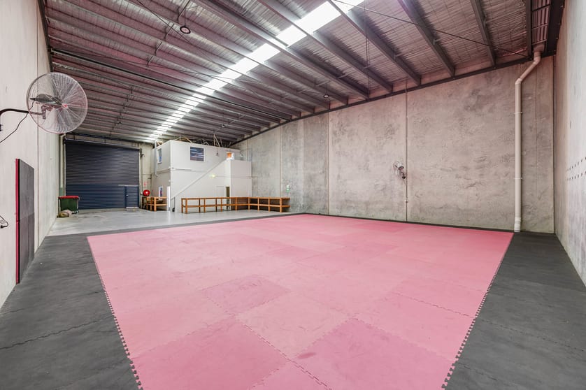 Click to view all images 4/36 Aberdeen Road Altona VIC 3018 - Image 3