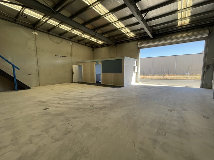 Click to view all images 5/28 Liston Road Lonsdale SA 5160 - Image 3