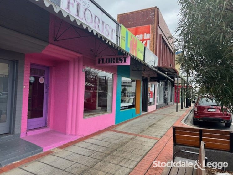 Click to view all images 203 Commercial Road Morwell VIC 3840 - Image 3
