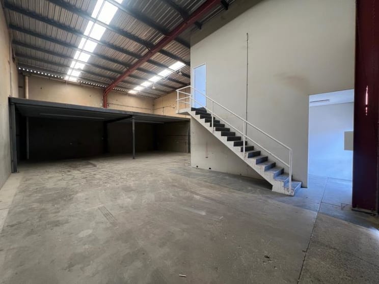 Click to view all images Unit 4/340 Hoxton Park Road Prestons NSW 2170 - Image 2