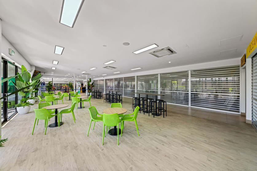 Click to view all images 3765 Pacific Highway Slacks Creek QLD 4127 - Image 2