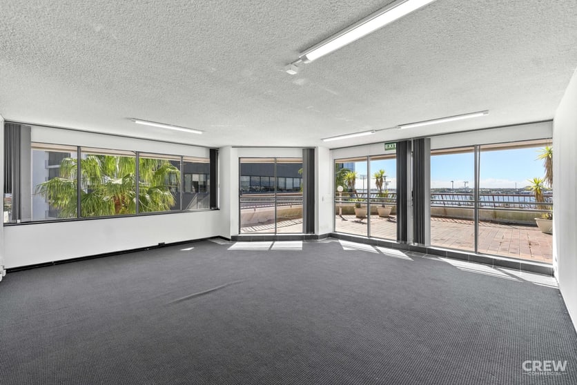 Click to view all images 12/66 Marine Parade Southport QLD 4215 - Image 3