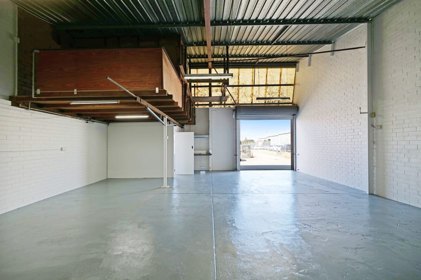 Click to view all images 10/126-128 Radium Street Welshpool WA 6106 - Image 2