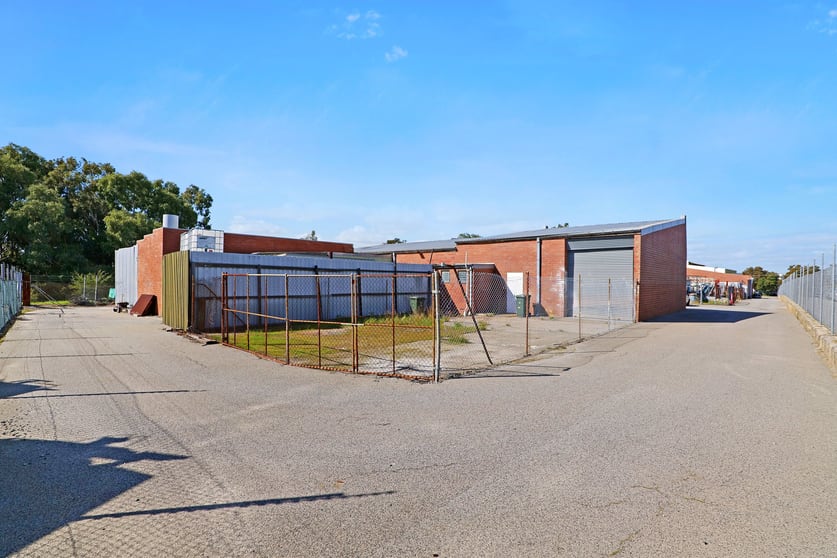 Click to view all images 10/126-128 Radium Street Welshpool WA 6106 - Image 3