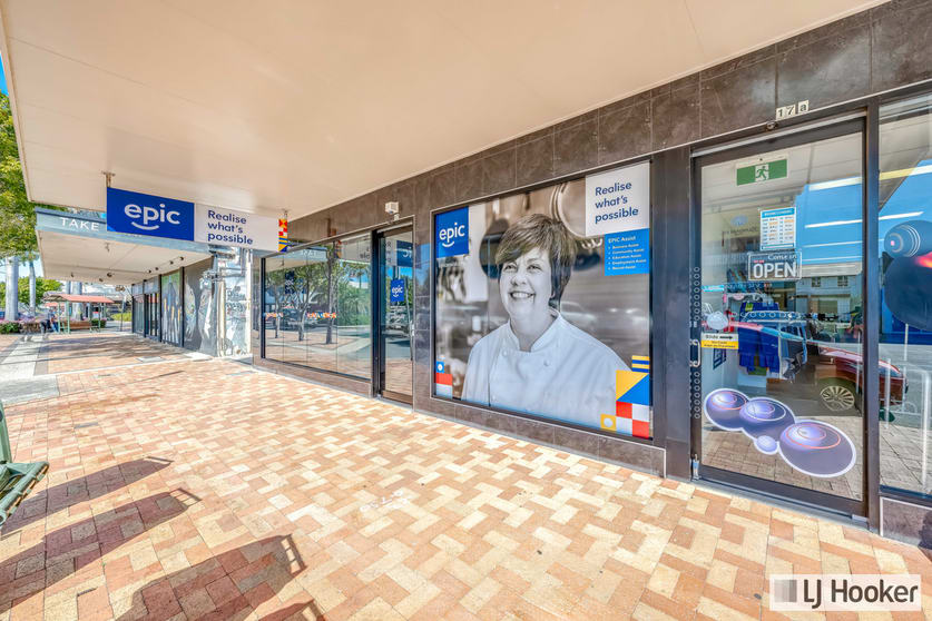 Click to view all images 17 Targo Street Bundaberg Central QLD 4670 - Image 1