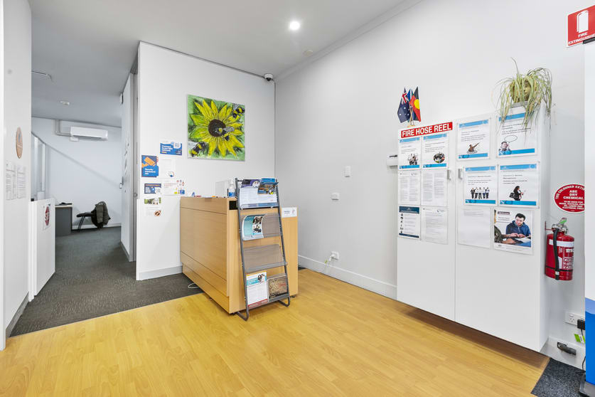 Click to view all images 1/5 Devonshire Road Sunshine VIC 3020 - Image 3