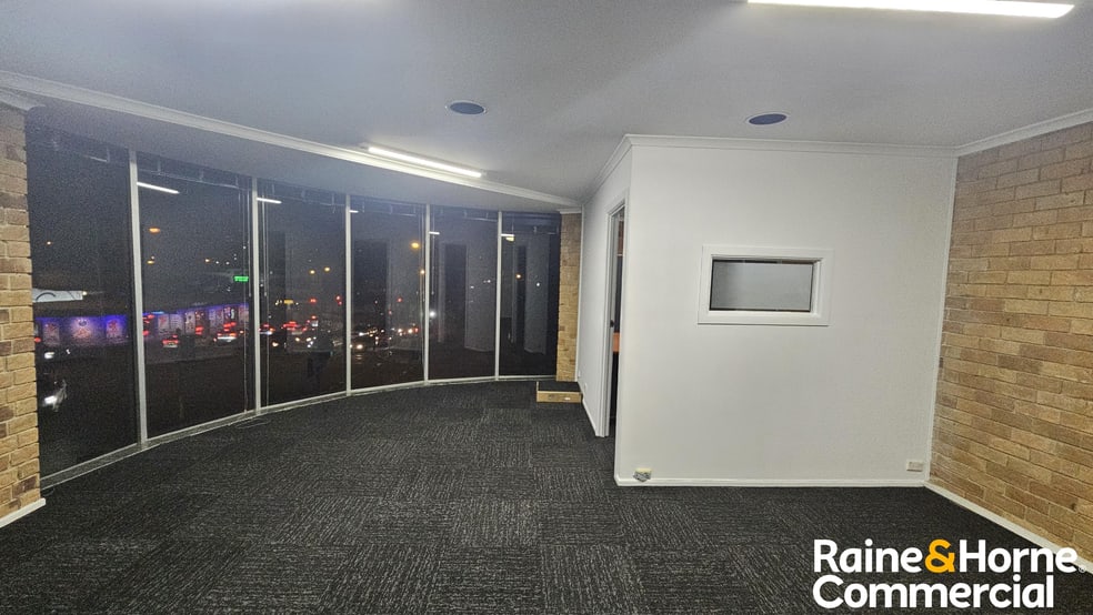 Click to view all images 2/38 Hudson Road Albion QLD 4010 - Image 3