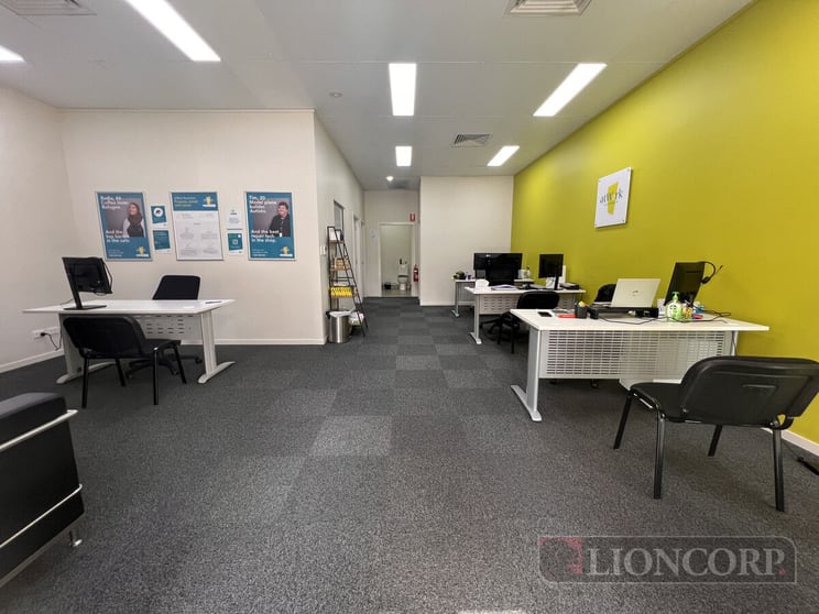 Click to view all images Forest Lake QLD 4078 - Image 2