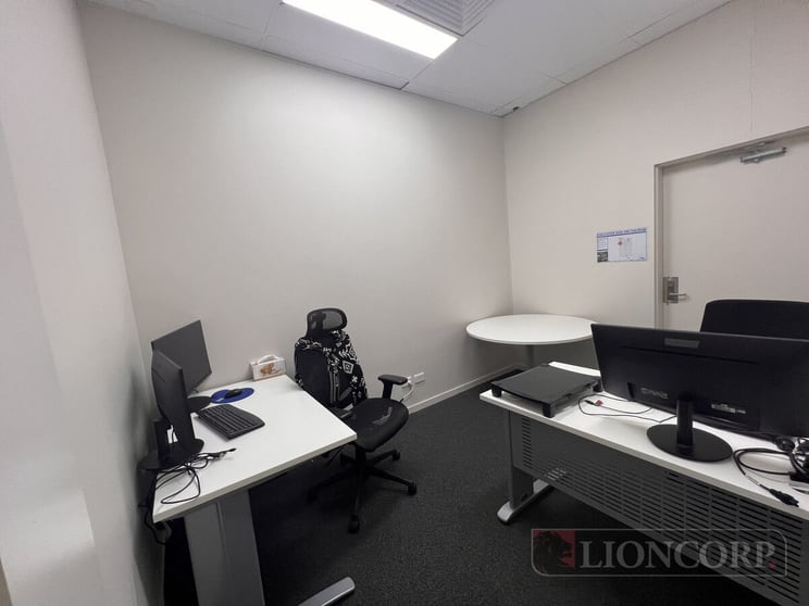 Click to view all images Forest Lake QLD 4078 - Image 3